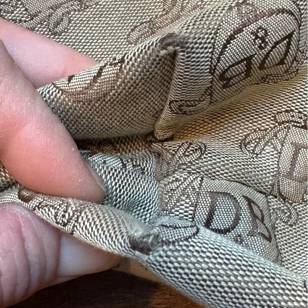 Vintage DOONEY & BOURKE Signature Crest Hobo Bag